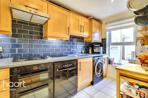 3 bedroom townhouse for sale, Randall Close, Witham