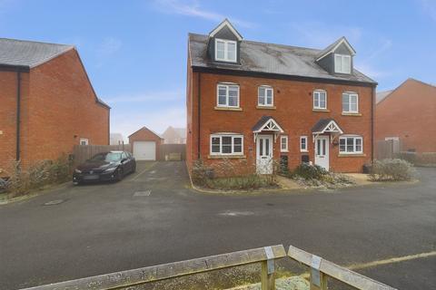 Fairfax Way, Rushwick, Worcester, Worcestershire, WR2