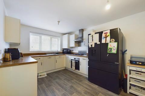 6 Fairfax Way, Rushwick, Worcester, WR2 5TZ
