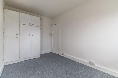 2 bedroom apartment to rent, Alexandra Avenue, Harrow HA2