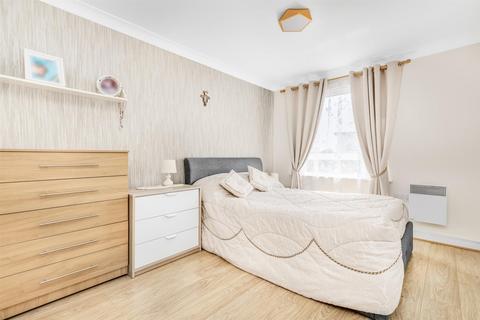 Flat 34, Harkness Court Cleeve Way, Sutton, SM1 3TX