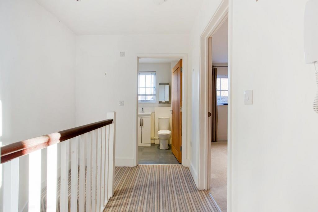 83760 3 Holt Court Brown Street (21).jpg