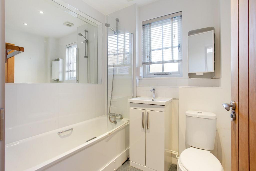 83760 3 Holt Court Brown Street (26).jpg