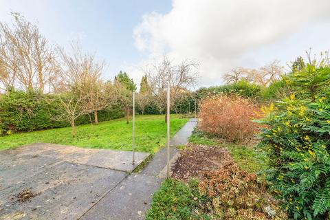 4 bedroom detached house for sale, Sinclair Avenue, Banbury