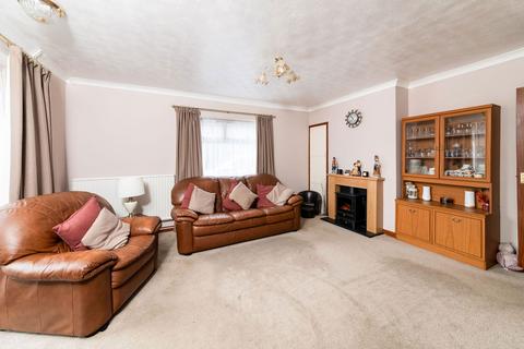 4 bedroom detached house for sale, Sinclair Avenue, Banbury