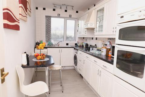 2 bedroom flat for sale, Brookland Court, Middleton Road, Manchester, Greater Manchester, M8 4JU