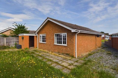 2 bedroom bungalow to rent, Yew Tree Grove, Boston