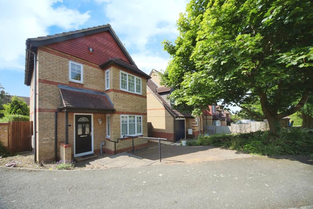 LUTON, LU3 3 bed detached house - £1,600 pcm (£369 pw)