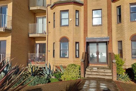 2 bedroom flat for sale, Moyle Court, South Road, Hythe