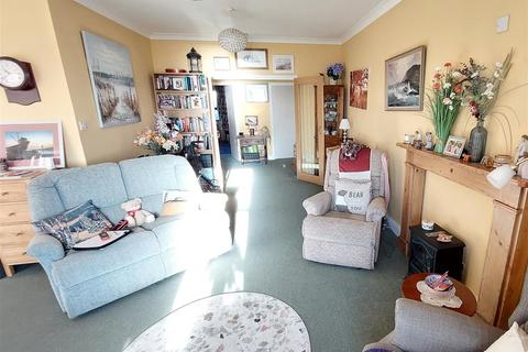 2 bedroom flat for sale, Moyle Court, South Road, Hythe