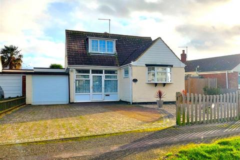 4 bedroom bungalow for sale, Shepherds Walk, Hythe