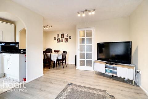 1 bedroom apartment for sale, Greenacre Gardens, Walthamstow