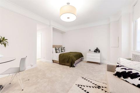 Studio to rent, Devonshire Street, London, W1W