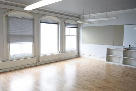 Office to rent - 44 High Street, Malmesbury SN16