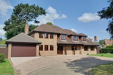 5 bedroom detached house for sale, Danesbury Park, Bengeo SG14