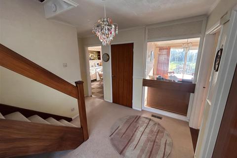 4 bedroom detached house for sale, St Albans Road East, Hatfield