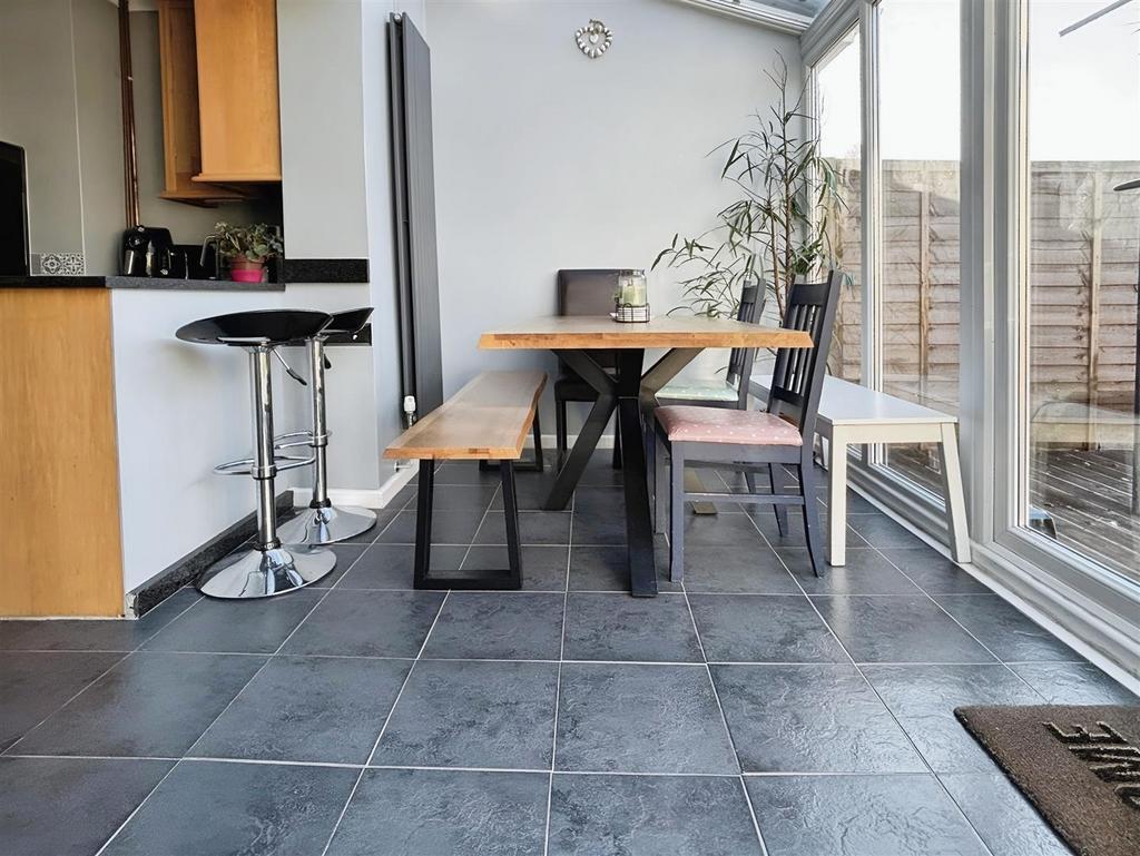 Conservatory/Dining Room