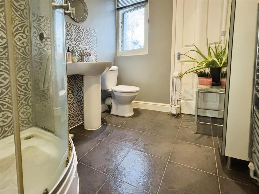 Shower Room/WC/Cloakroom