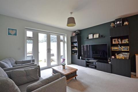 2 bedroom end of terrace house for sale, Sandringham Avenue, Stratford-Upon-Avon CV37