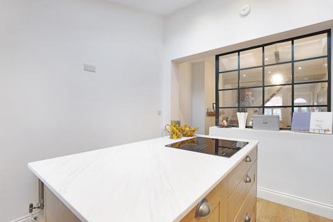 16 Cloverly Road, Ongar, CM5 9BY