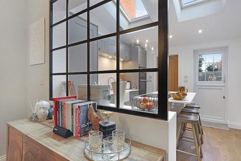 16 Cloverly Road, Ongar, CM5 9BY