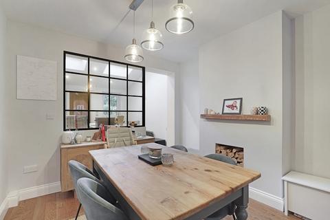 16 Cloverly Road, Ongar, CM5 9BY