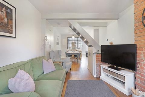 16 Cloverly Road, Ongar, CM5 9BY