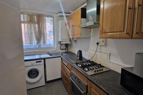 3 bedroom flat to rent, Bernado Garden, E1