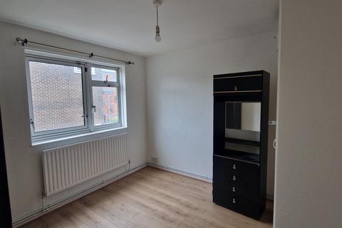 3 bedroom flat to rent, Bernado Garden, E1