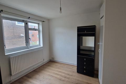 3 bedroom flat to rent, Bernado Garden, E1