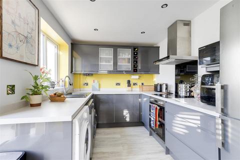 6 Ashwick Close, Nottingham, NG11 7EZ