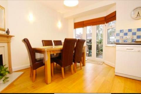 3 bedroom end of terrace house to rent, Lisbon Avenue, Twickenham