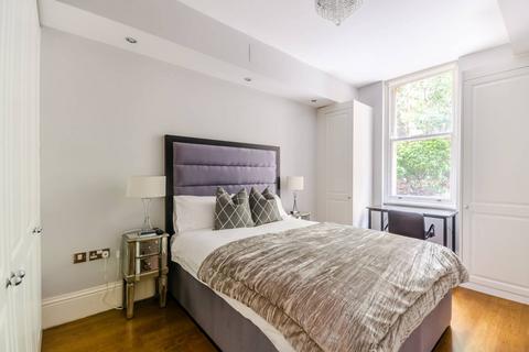 Nevern Square, Earls Court, London, SW5
