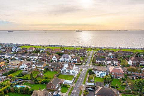 137 Burges Road, Thorpe Bay, Southend-on-sea, SS1 3JN