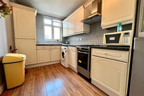 2 bedroom flat to rent, Longbridge Road, Faircross Manisons, Barking