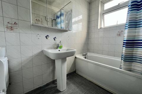 2 bedroom flat to rent, Longbridge Road, Faircross Manisons, Barking