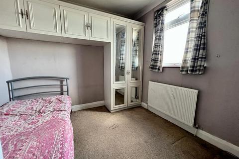 2 bedroom flat to rent, Longbridge Road, Faircross Manisons, Barking