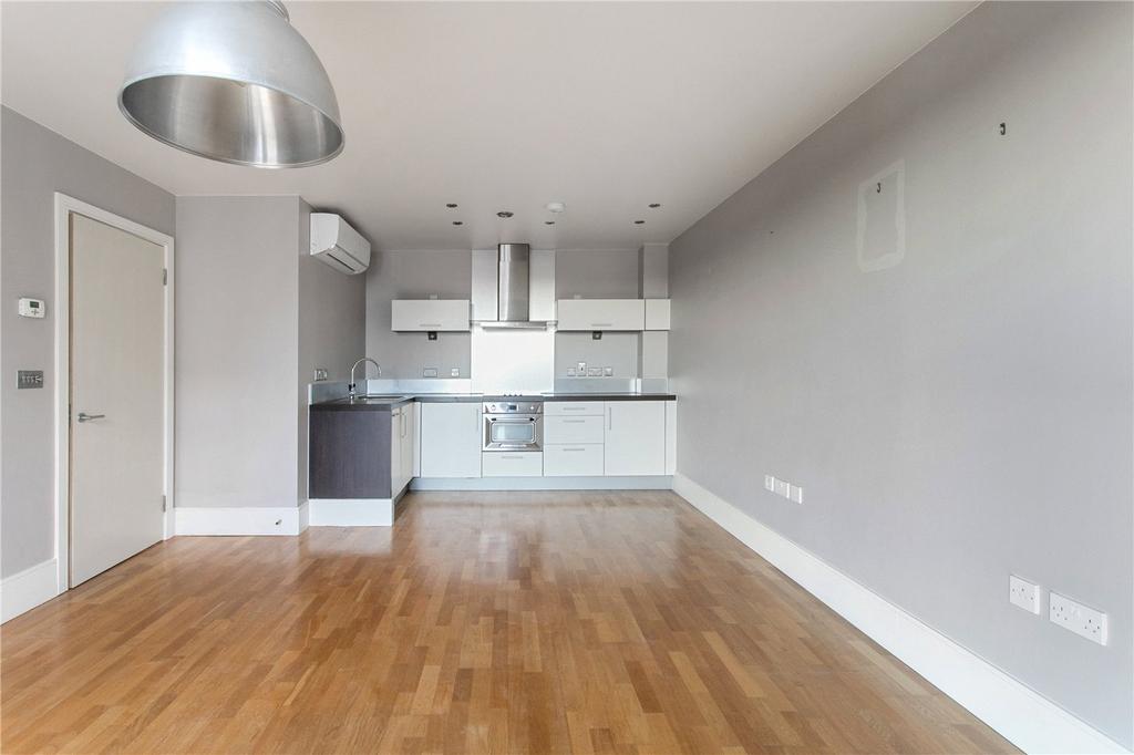 Apartment in London - More