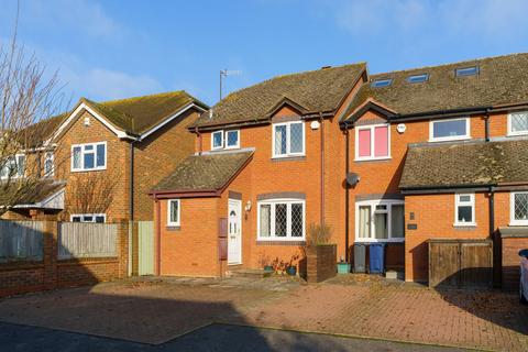 3 bedroom end of terrace house for sale, Groves Close, Bourne End, SL8