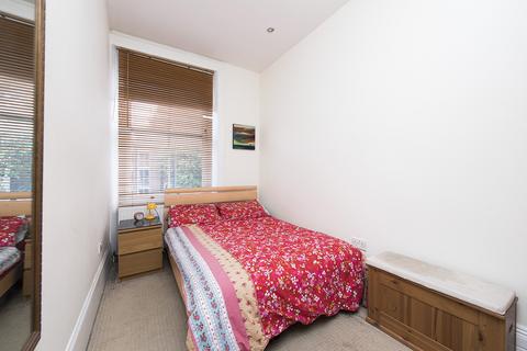 1 bedroom flat to rent, Hanley Road, Finsbury Park, London N4