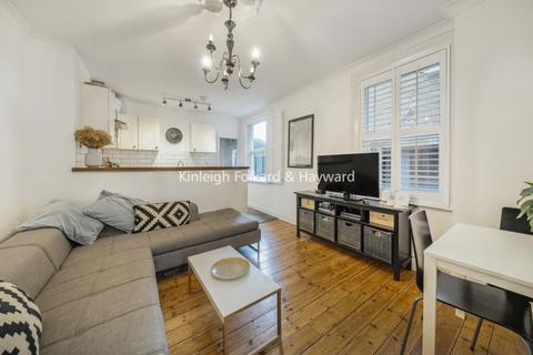 2 bedroom flat to rent, Renmuir Street London SW17