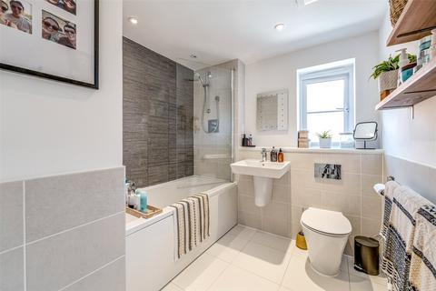8 Geranium Drive, Worthing, BN13 3WQ