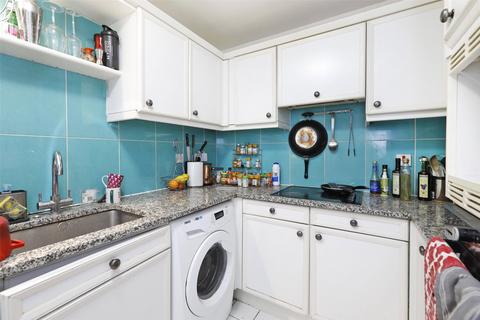 3 bedroom apartment for sale, Sandringham Court, King & Queen Wharf, Rotherhithe Street, London, SE16