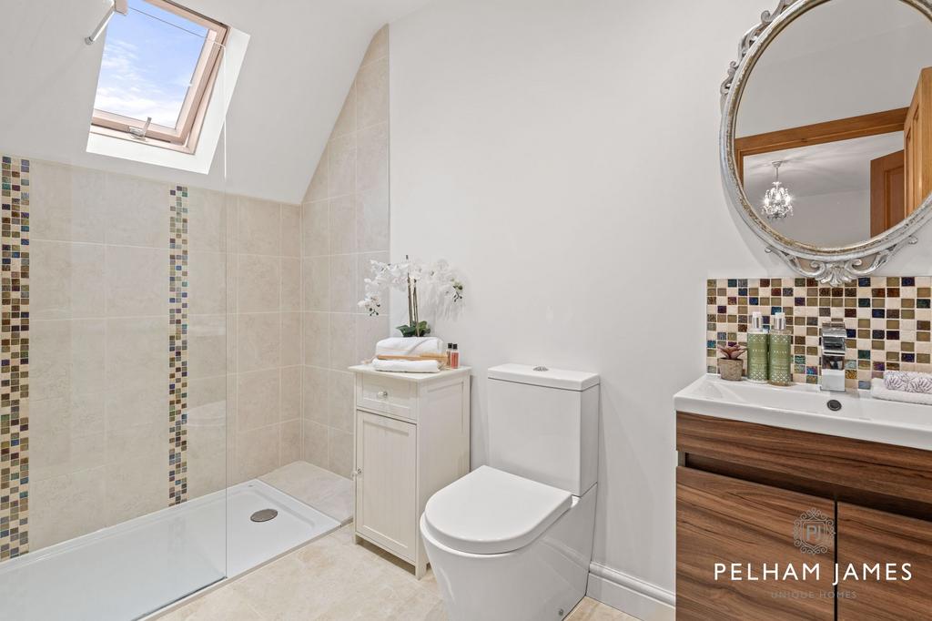 Principal En Suite - Clipsham House, Deeping St...