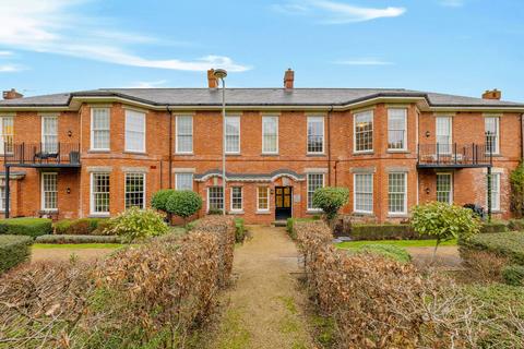 21, Ashford Court Glanville Way, Epsom, KT19 8LR