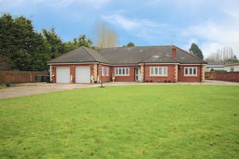 4 bedroom bungalow for sale, Martins Fields,  Little Leigh , CW8