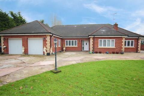 4 bedroom bungalow for sale, Martins Fields,  Little Leigh , CW8