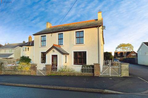 4 bedroom detached house for sale, Pen-yr-heol, Pen-y-fai, Bridgend County. CF31 4ND