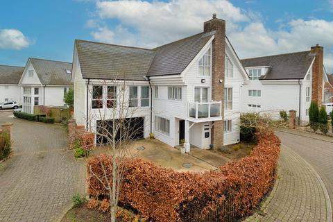 3 bedroom detached house for sale, Beachamwell Drive, West Malling ME19