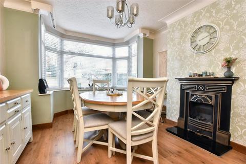 3 bedroom semi-detached house for sale, Hillfoot Drive, Pudsey, West Yorkshire